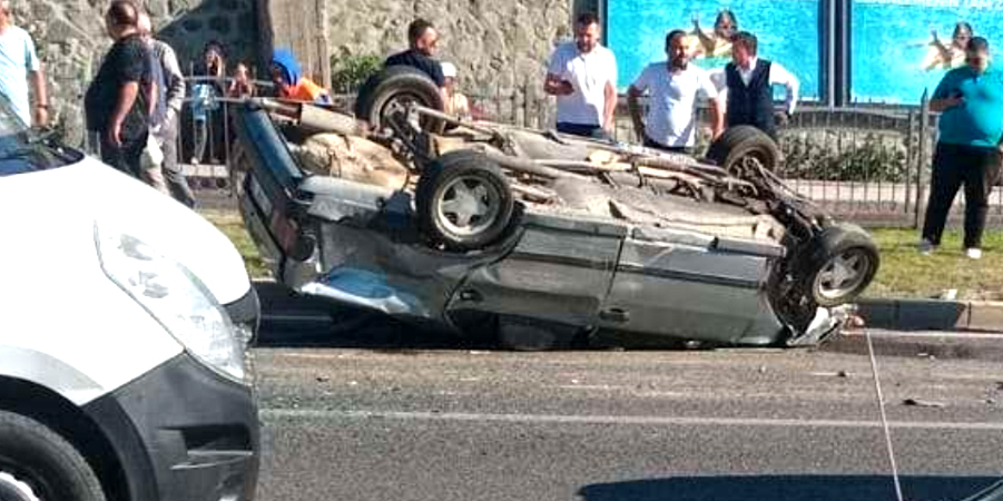 Yozgat’ta meydana gelen trafik kazasında, Tofaş marka bir otomobil direksiyon
