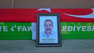 Yenifakılı Belediye Başkanı Musa Sarıaslan, Kozaklı-Yenifakılı yolunda meydana gelen trafik