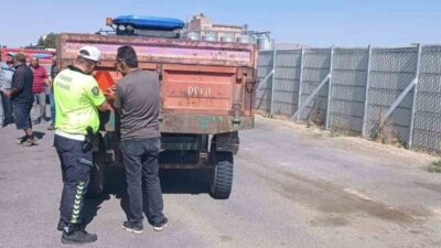 Kırşehir'de hasat döneminde traktör kazalarını önlemek amacıyla 55 traktör römorkuna