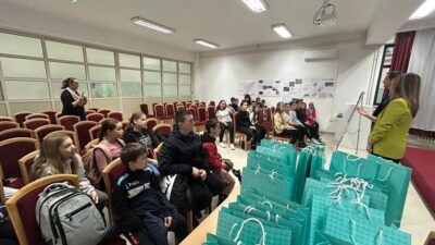 Yunus Emre Enstitüsü'nün yürüttüğü "Tercihim Türkçe" projesi Karadağ'da başarıyla uygulanıyor.
