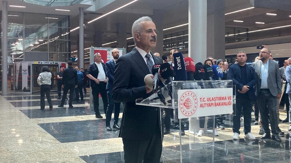 Ulaştırma ve Altyapı Bakanı Abdulkadir Uraloğlu, 'Zaferin Adı Türkiye' temasına