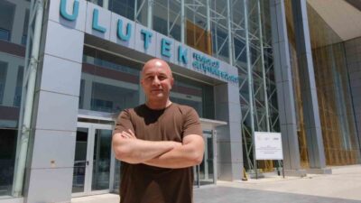 ULUTEK Teknopark'ın Smartover şirketi, yapay zeka destekli dijital kartvizit platformu