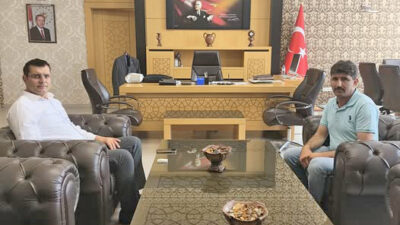 Yerköy Şehit Aileleri Derneği Başkanı Fatih Tez, beraberindeki heyetle birlikte