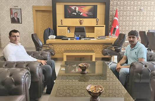 Yerköy Şehit Aileleri Derneği Başkanı Fatih Tez, beraberindeki heyetle birlikte