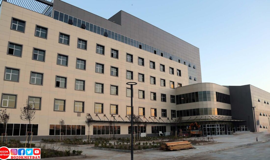 Yerköy Devlet Hastanesi, gebe okulları ve ebe poliklinikleri aracılığıyla anne