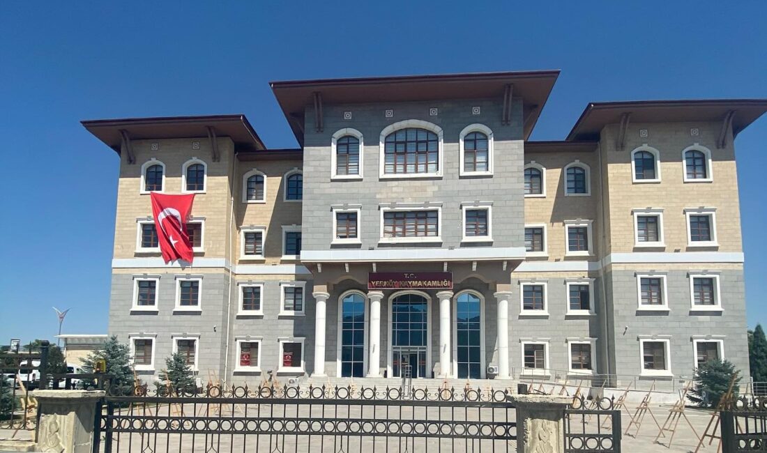 Yerköy Kaymakamlığından 15 Temmuz’a Özel Çağrı; “Evlerimizi Ay Yıldızlı Bayrağımızla