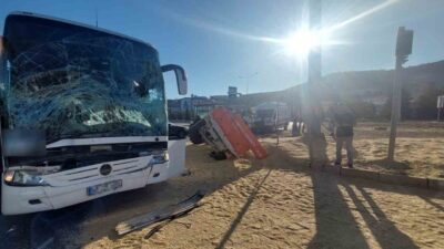 Kırıkkale'de şehirlerarası yolda yolcu otobüsü ile traktör çarpıştı, 3 kişi