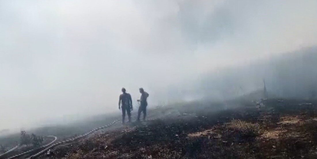 Yozgat'ta hasat edilen arazide çıkan anız yangınında panik yaşandı. İtfaiye