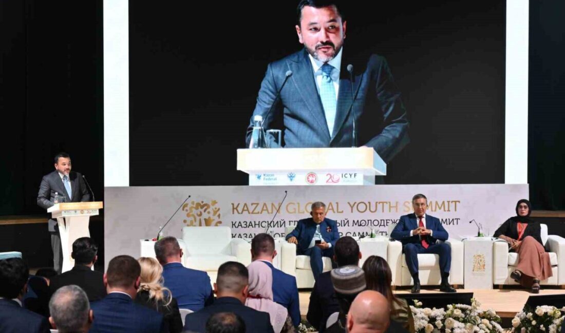 Tataristan'da düzenlenen 4. Kazan Küresel Gençlik Zirvesi'nde, gençler arasındaki işbirliği
