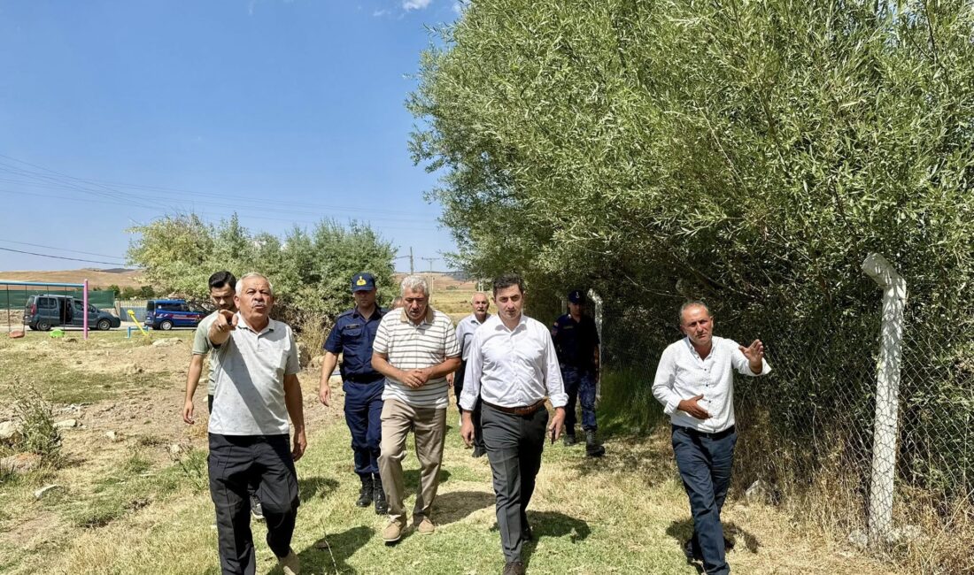 Çiçekdağı Kaymakamı Murat Görmüş, beraberinde İlçe Jandarma Komutanı Teğmen Selim