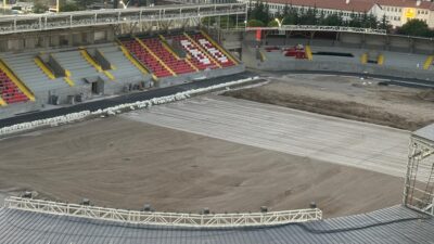 Yozgat’ta yapımı devam eden yeni stadyumda çalışmalar hızla sürüyor. Taraftarların