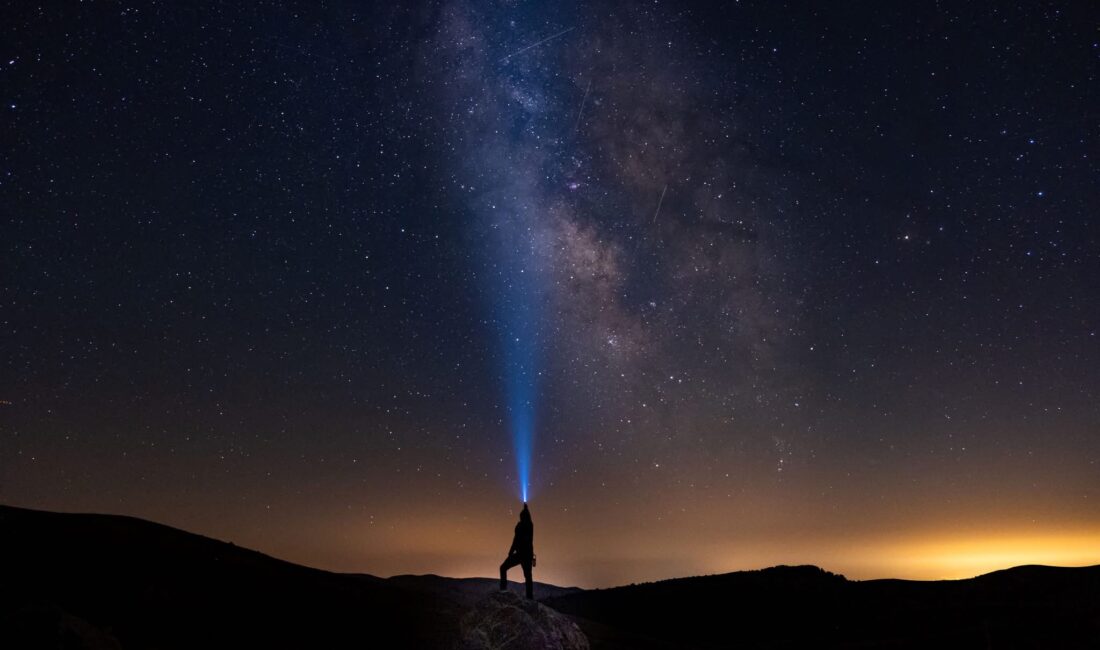 Gece saatlerinde gökyüzünde gerçekleşen Perseid meteor yağmuru, Yozgat semalarında da