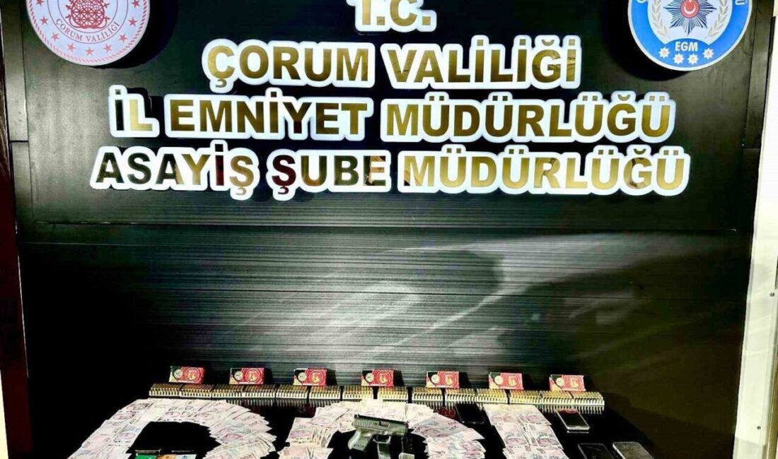 Çorum'da yapılan bir operasyon sonucunda vatandaşları "Adınız FETÖ'ye karıştı" diyerek