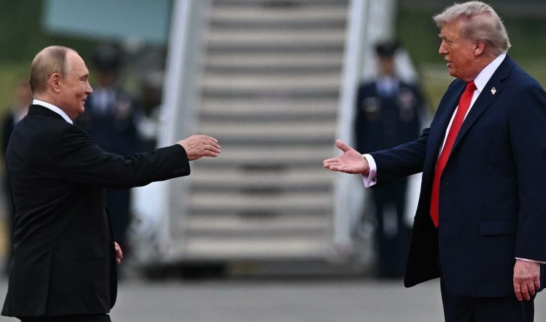 Alaska'da buluşan ABD Başkanı Donald Trump ve Rusya Devlet Başkanı