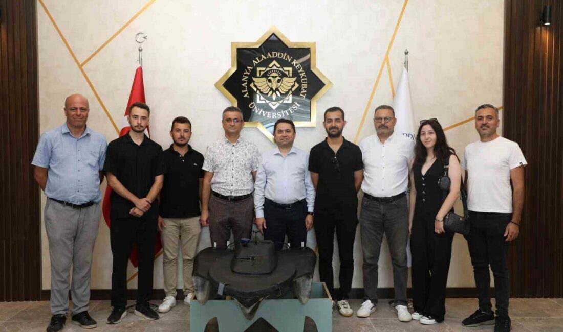 Alanya Alaaddin Keykubat Üniversitesi Zeronetech Takımı, "Kılıç&Arslan" adlı deniz aracıyla