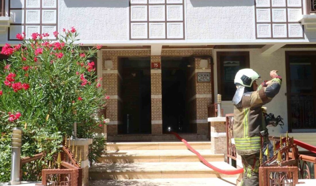 Ankara'nın Çankaya ilçesindeki 3 katlı apartmanın bodrum katında çıkan yangın
