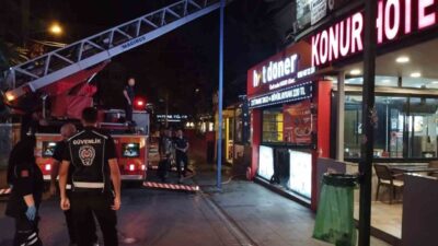 Çankaya ilçesindeki binada çıkan yangın, itfaiye ekipleri tarafından kontrol altına