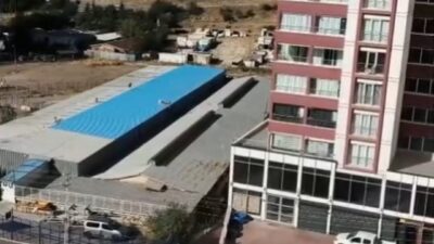 Ankara'nın Yenimahalle ilçesindeki Hurdacılar Sanayi Sitesi'nde çıkan yangın, itfaiye ve