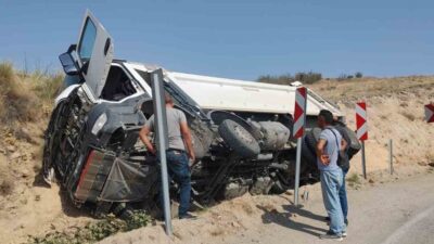 Ankara Beypazarı'nda tanker devrildi, sürücü hafif yaralandı. Muhtar Osman Yurdakul,