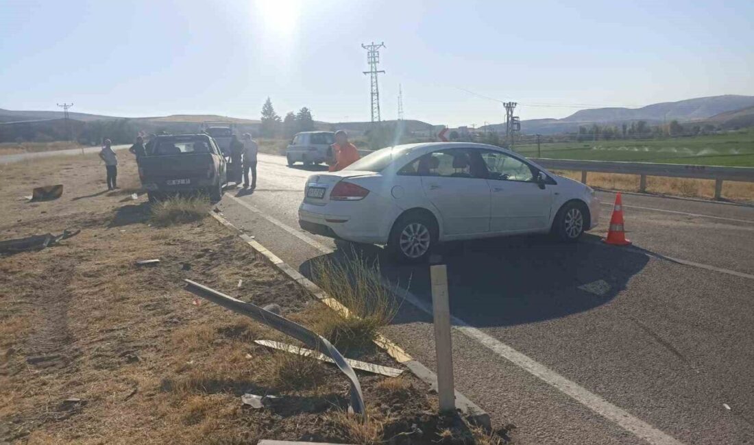Ankara'da Dutlu Kaplıca kavşağında otomobil ve kamyonet çarpıştı, 5 kişi