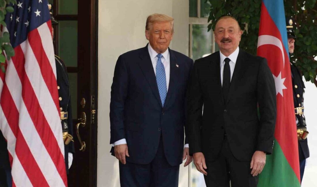 Azerbaycan Cumhurbaşkanı Aliyev, ABD Başkanı Trump ile görüştü. Üçlü görüşme