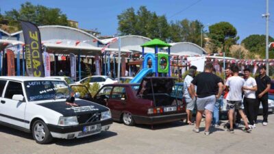 Denizli'nin Babadağ ilçesinde düzenlenen Modifiyeli Araçlar Festivali, güçlü motorlu ve