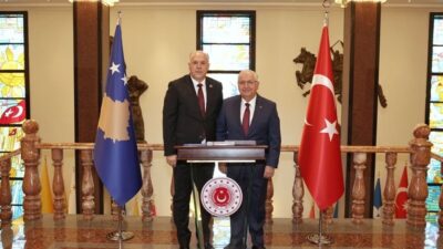 Kosova Bölgesel Kalkınma Bakanı Fikrim Damka, Milli Savunma Bakanı Yaşar