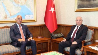 Milli Savunma Bakanı Yaşar Güler ve Kültür Turizm Bakanı Mehmet