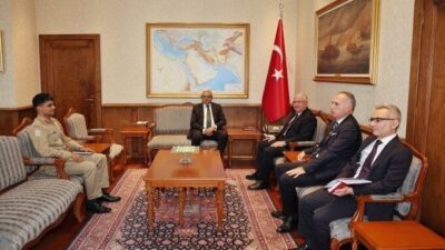 Milli Savunma Bakanı Yaşar Güler, Pakistan'ın Ankara Büyükelçisi Yousaf Junaid