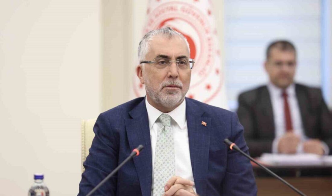 Çalışma ve Sosyal Güvenlik Bakanı Vedat Işıkhan, kamu görevlileri konfederasyon