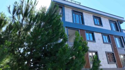 Çevre Bakanı Murat Kurum, İstanbul Güngören'de başlatılan Yarısı Bizden kampanyasının