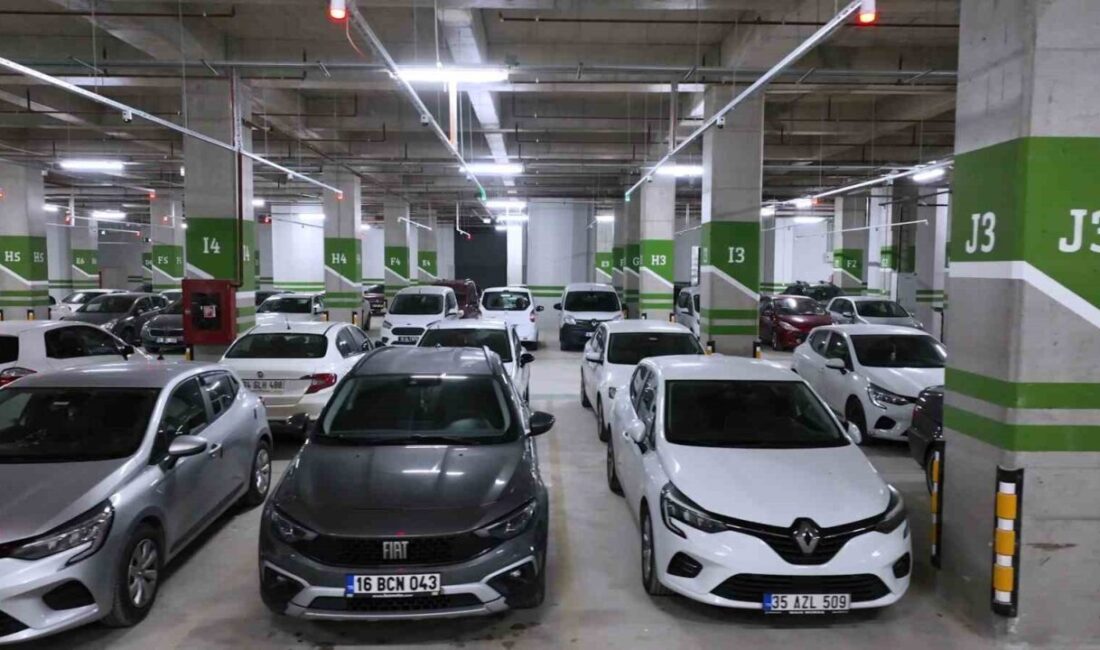Bursa Osmangazi Meydanı'nda 4 katlı otopark inşa edildi. 647 fore