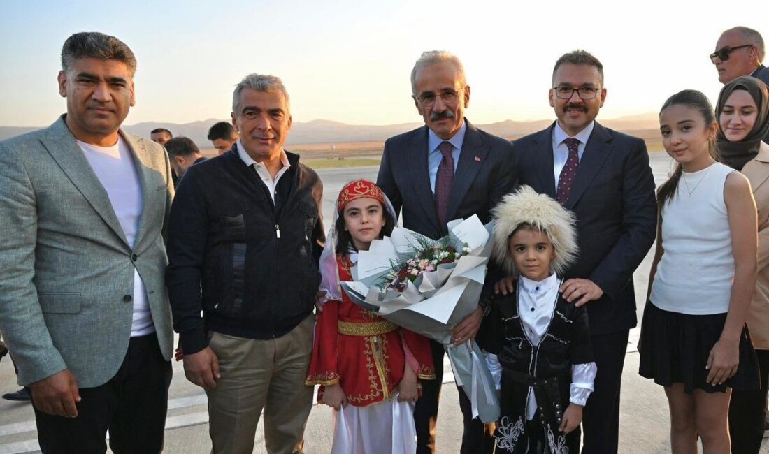 Ulaştırma ve Altyapı Bakanı Abdulkadir Uraloğlu, Kars-Iğdır-Aralık-Dilucu Hızlı Demiryolu Hattı