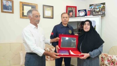 İçişleri Bakanı Ali Yerlikaya, Erzurum’daki şehit ailesi ziyaretinde Cumhurbaşkanı Erdoğan’ın