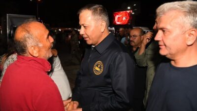 İçişleri Bakanı Ali Yerlikaya, Balıkesir'in Sındırgı ilçesindeki deprem sonrası devletin
