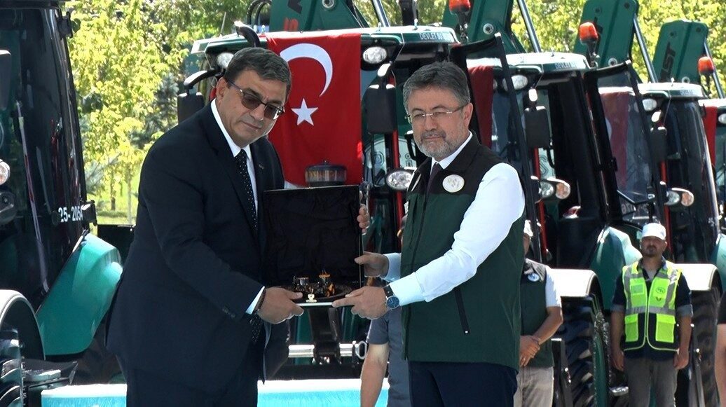Bakan Yumaklı, DSİ Makine Parkı'nda bulunan 3.925 adet makinenin afet