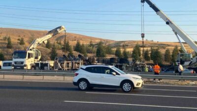 Ankara'nın Etimesgut ilçesinde beton mikserinin devrilmesi sonucu meydana gelen kazada,