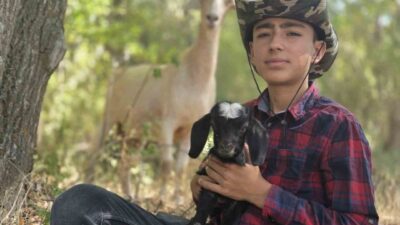 Yozgatlı çoban Muhammed Emre Başar, oğlağına isim arıyor. Başar, minik