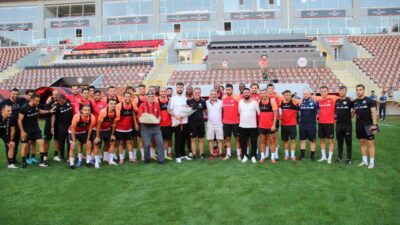 Çorum FK, Amed Sportif Faaliyetler maçı öncesi şampiyonluk paralasını sürdürüyor.