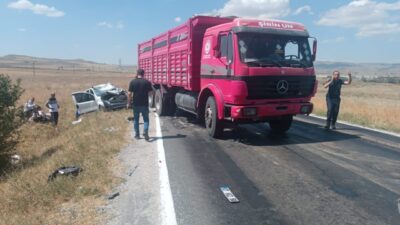 Çorum Sungurlu'da meydana gelen zincirleme trafik kazasında 10 kişi yaralandı.