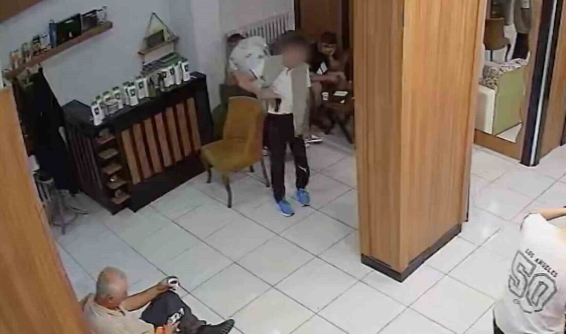 Çorum'da husumetli olduğu bir şahsı kuaför salonunda silahla yaralayan saldırgan