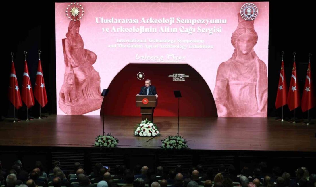 Cumhurbaşkanı Erdoğan, Uluslararası Arkeoloji Sempozyumu'nda tarihi eserlerin iadesindeki başarılardan bahsederek,
