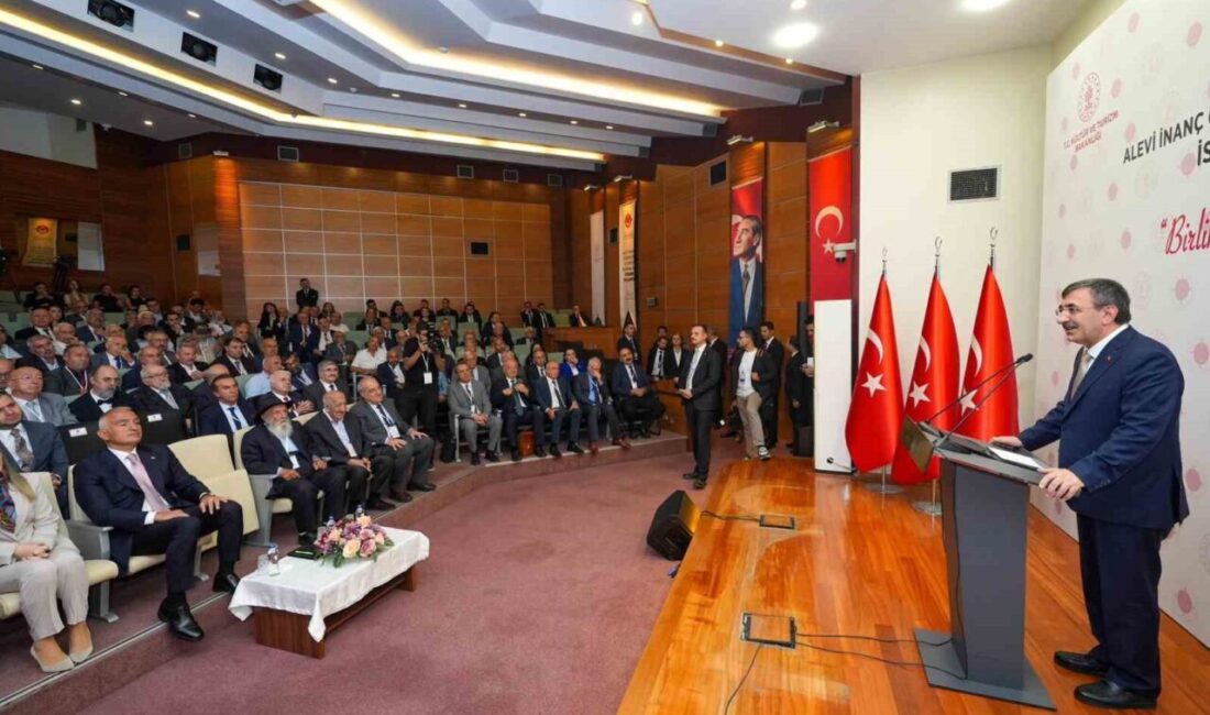 Cumhurbaşkanı Yardımcısı Cevdet Yılmaz, Alevi-Bektaşi Kültür ve Cemevi Başkanlığı toplantısında
