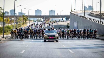 Ankara'da Gran Fondo Başkent yol bisikleti yarışı yoğun katılımla gerçekleşti.