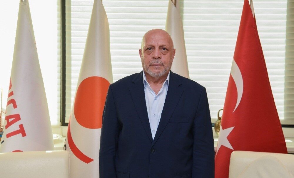 HAK-İŞ Genel Başkanı Mahmut Arslan, gençlerin geleceğin teminatı olduğunu vurgulayarak