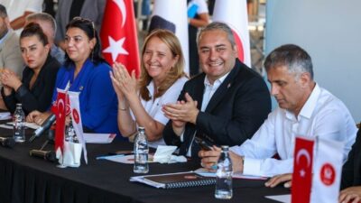 Keçiören Belediyesi'nin düzenlediği 'Söz Sizde, Başkan Mahallenizde, Çözüm Bizde' buluşması