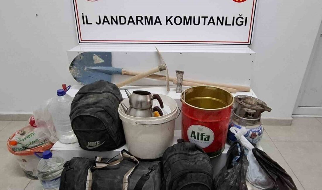 Boğazlıyan'da kaçak kazı yapan 4 kişi suçüstü yakalandı. Definecilerin kullandığı