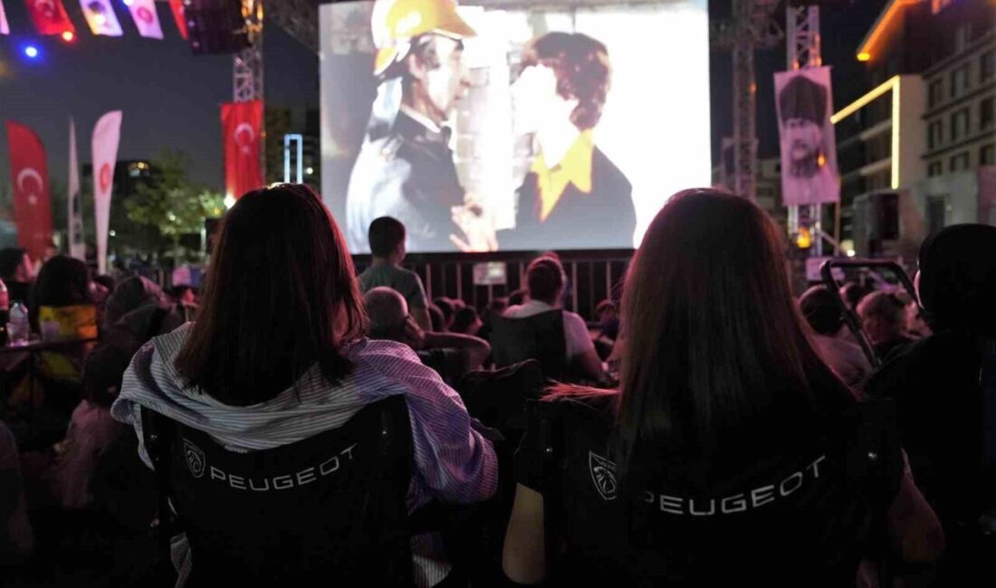 Keçiören Belediyesi, Yeşilçam klasiklerinden "Neşeli Günler" filmi ile açık hava