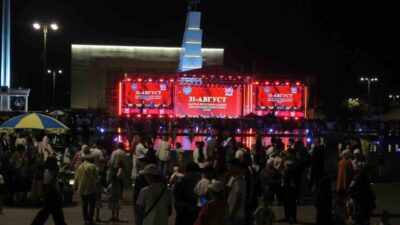 Kırgızistan’da Bağımsızlık Günü kutlamalarında Celal-Abad ve Bişkek coşkuyla eğlencelerle dolu
