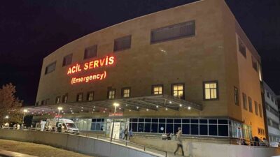 Sungurlu'da meydana gelen kırmızı ışık ihlali sonucu motosiklet ile cipin